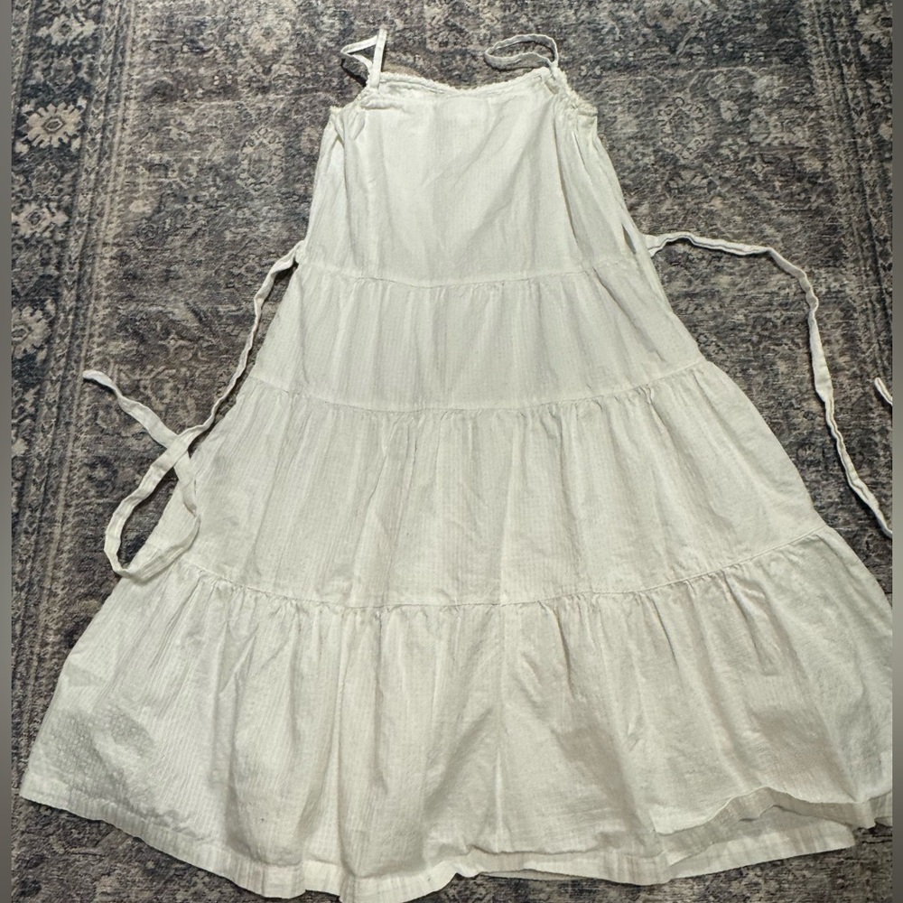 White Sundress with detailed embroidery on bodice, size 6/8 - Picture 3 of 10